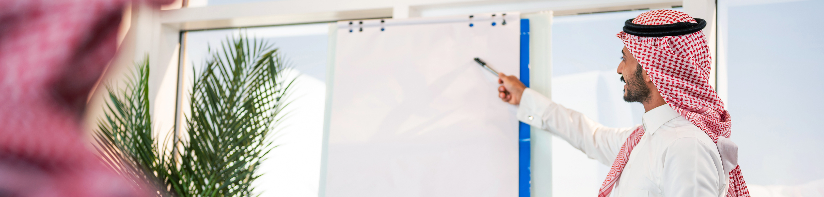 بناء قدرات الفئات الأقل حظًا معرفيًا ومهنيًا